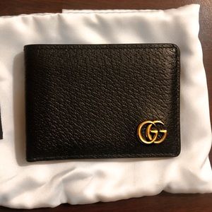Gucci GG Marmont leather bi-fold wallet